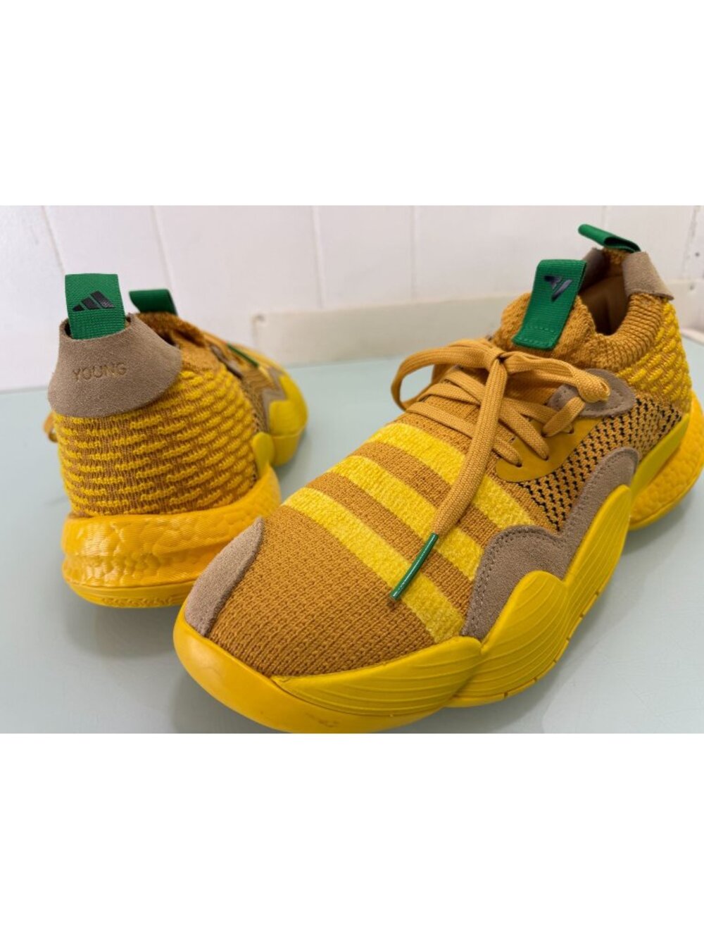 Adidas Shoes Men's Size 11 Hazy Yellow Trae Young 2 IG4793 Sneaker Excellent!